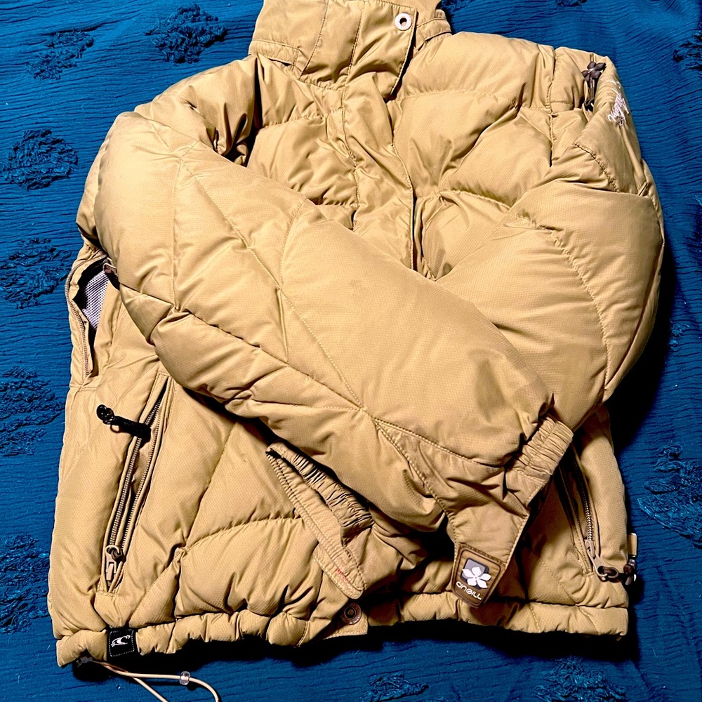 O’Neill Freedom series snow jacket. Olive green, 100% quilted down.